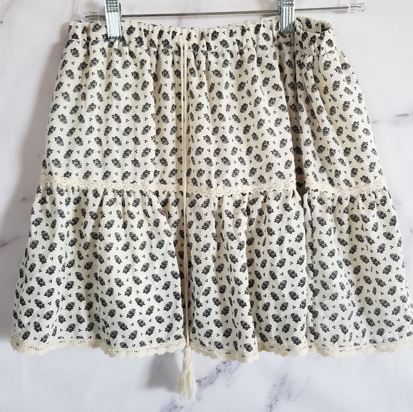 Sadie & Sage Dresses & Skirts - SADIE & SAGE  Flounce Mini Skirt